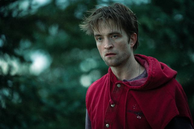 3.Meminang Robert Pattinson