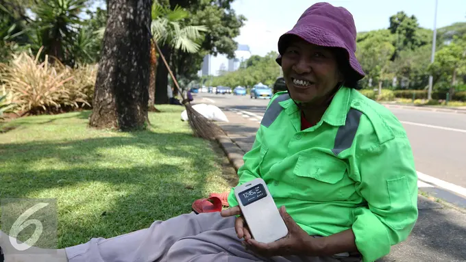 Kisah Tuti, dari Pukul Pendemo Taksi Sampai Diberi Kado Ahok