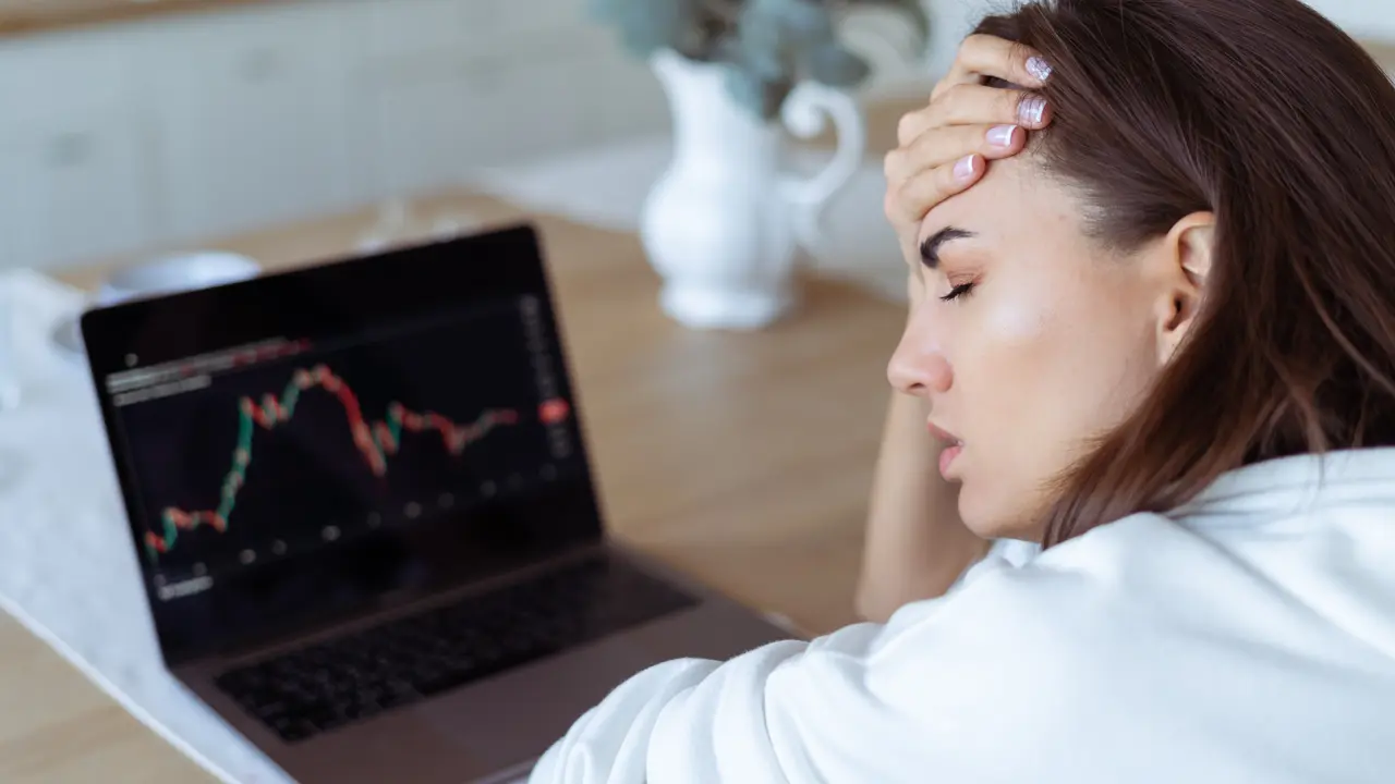 Memahami Kebiasaan Belanja saat Pikiran Dipenuhi Kekhawatiran Finansial