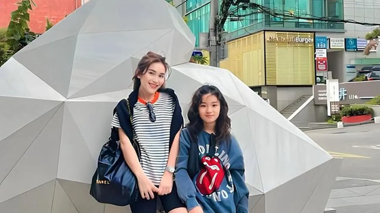 [Fimela] Ayu Ting Ting dan Bilqis Khumairah