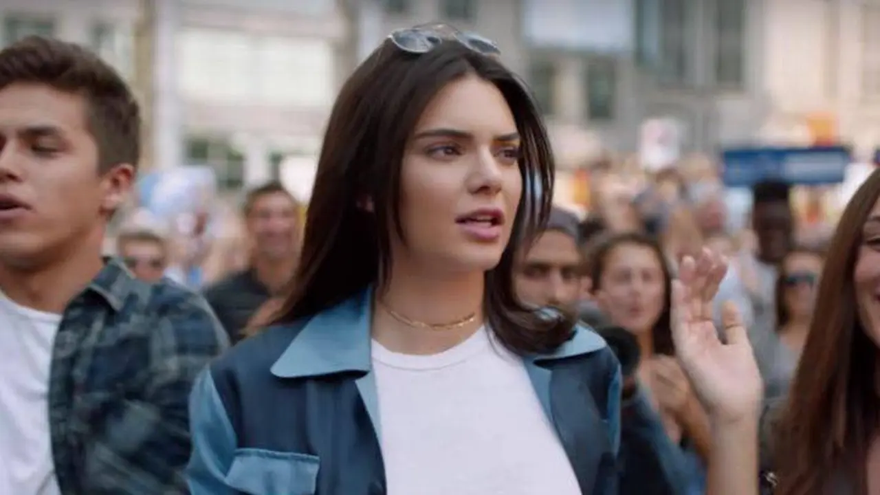 [Bintang] Kendall Jenner
