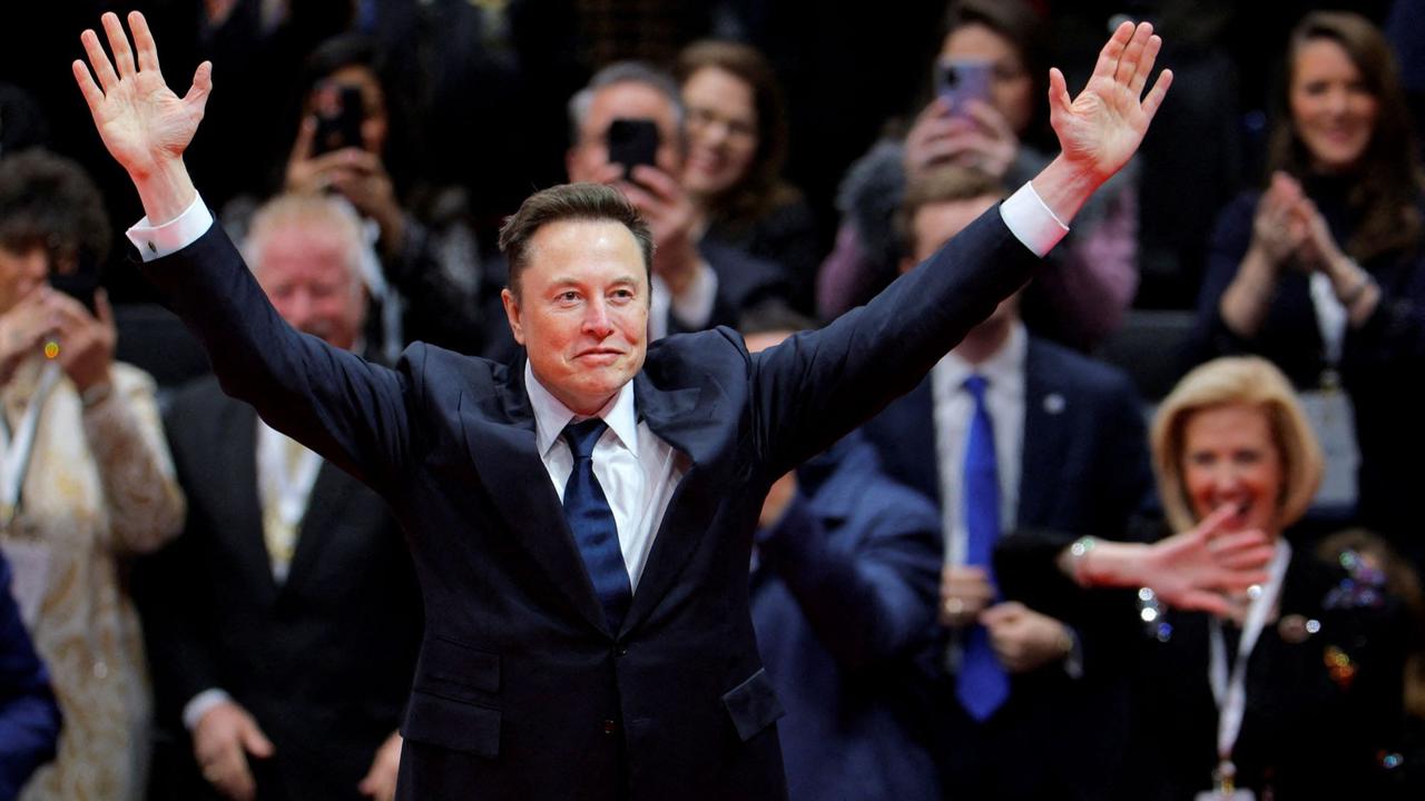 Gaya Elon Musk diduga hormat Nazi saat rayakan pelantikan Donald Trump