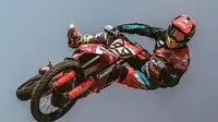 Pebalap Repsol Honda, Marc Marquez, sering mengisi waktu luang untuk mengendarai sepeda motor jenis motocross. (Instagram/@marcmarquez93)