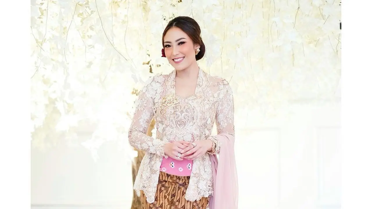 Ayu Dewi. (Foto: Instagram @mrsayudewi)