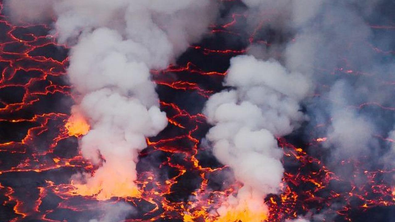 Kisah Ilmuwan Mempertaruhkan Hidupnya untuk Menemukan Danau Lava yang Sangat Langka