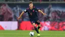 Joshua Kimmich (80 juta euro) - Kimmich memilki kemapuan bisa bermain sebagai bek kanan dan gelandang bertahan. Berkat kemapuannya, Kimmich memiliki harga pasar transfer mencapai 80 juta euro. (AFP/Ronny Hartmann)