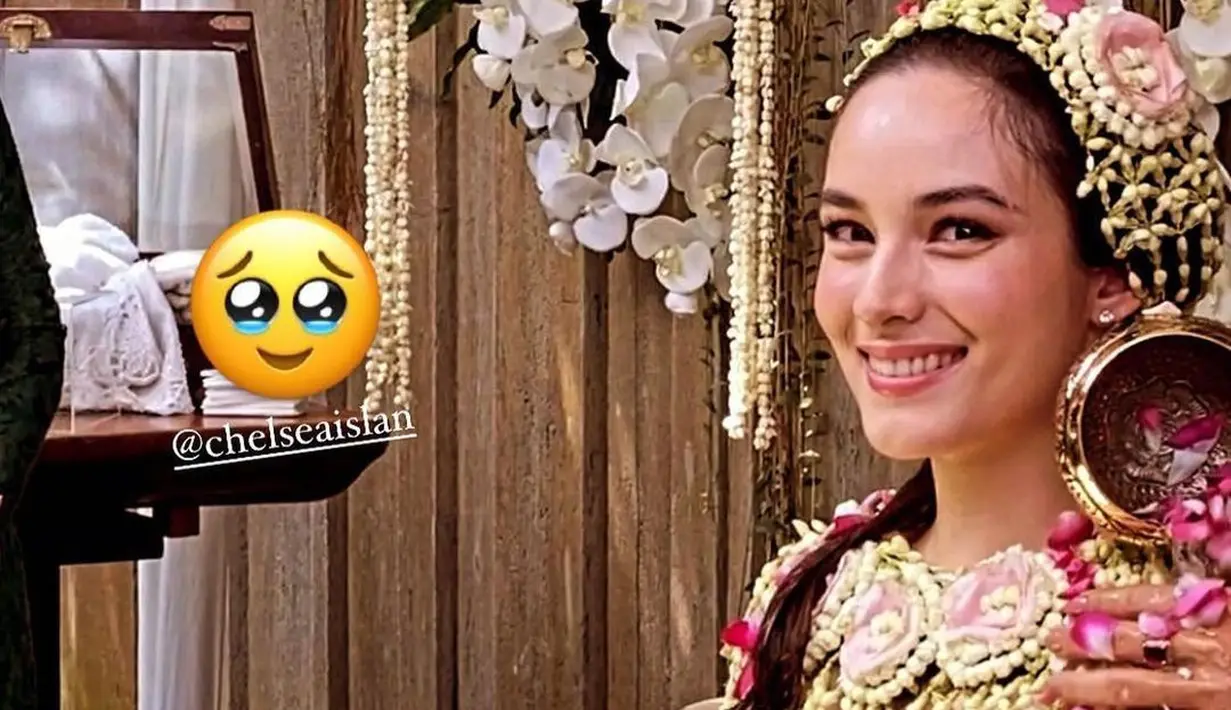 Dengan makeup natural, tawa bahagia juga terlihat menyertai Chelsea Islan. [Foto:chelseaislanfc.mks]