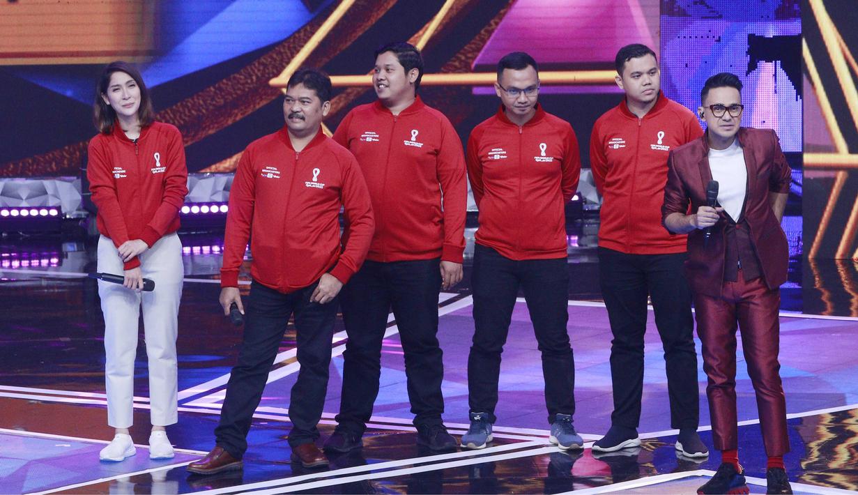 Pertandingan Piala Dunia 2022 bisa kalian saksikan di SCTV, Indosiar, Moji, Vidio sampai Mentari TV. Dan untuk yang ingin membaca beritanya, bisa kunjungi Bola.com dan Bola.net. (Bola.com/M Iqbal Ichsan)