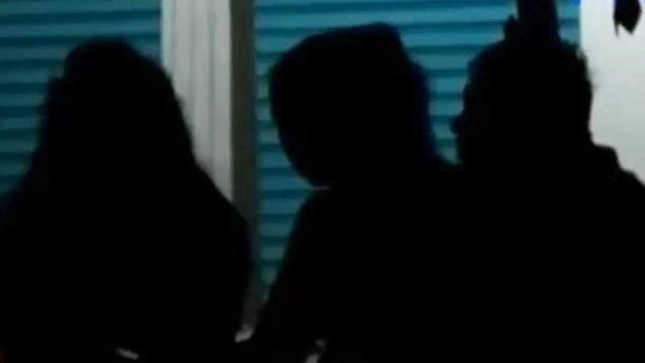 VIDEO: Kalijodo Digusur, Puluhan PSK Eksodus ke Bogor