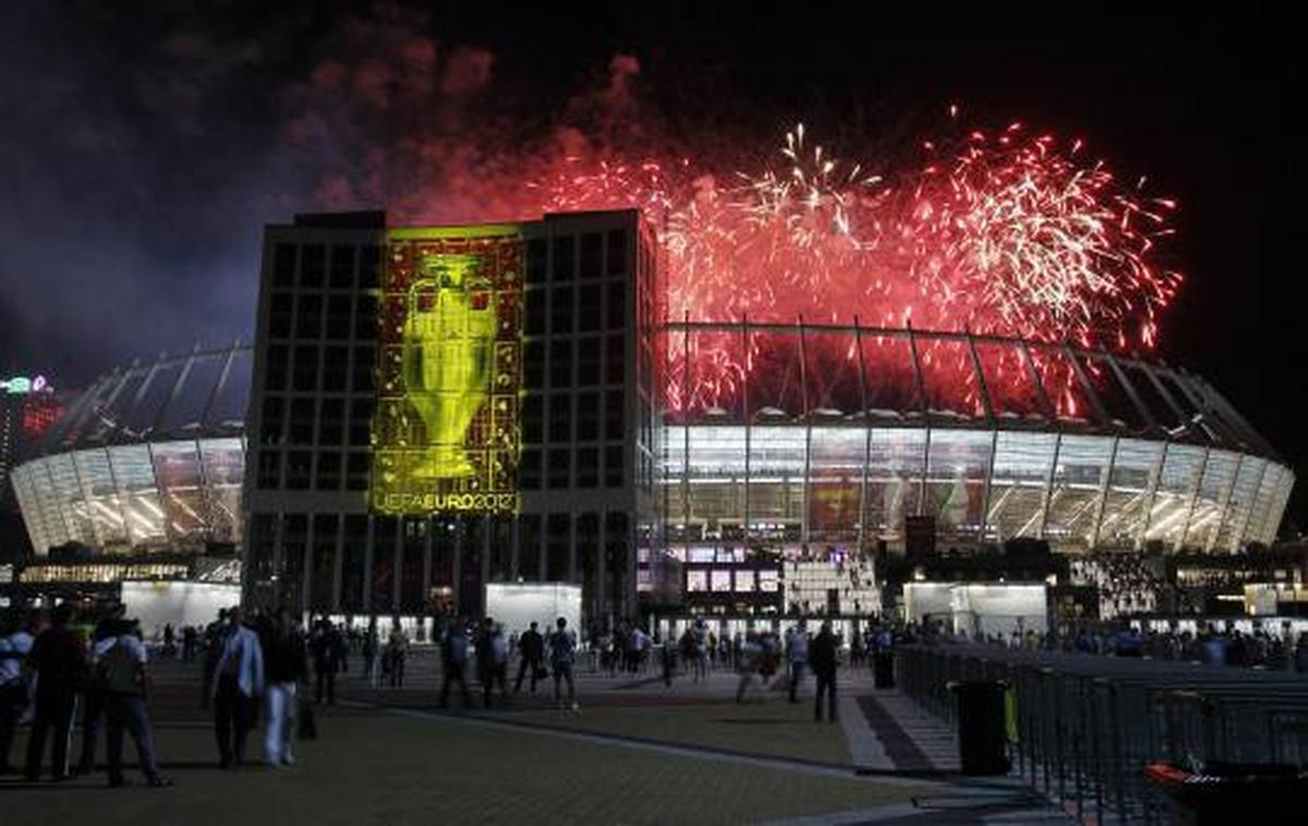 Stadion Olympic dan kembang api saksi sejarah Spanyol