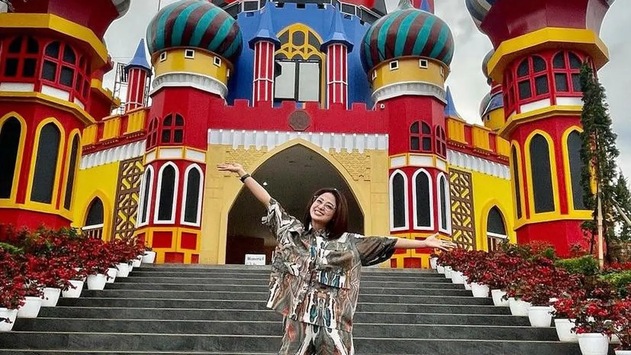 7 Potret Wahana D'Castello Subang, Wisata Taman Bunga Baru Milik Dewi Perssik