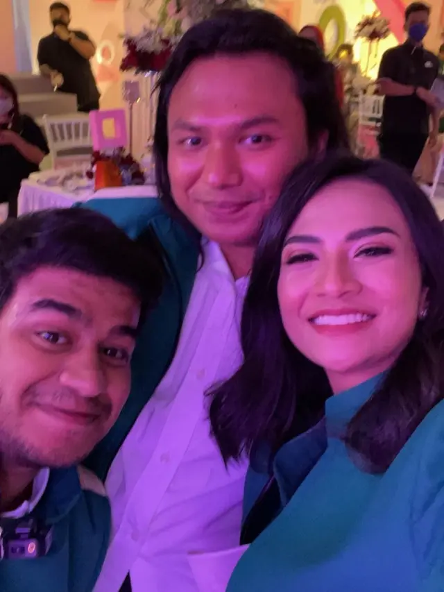 Dikenal Teman Baik, Ini 7 Potret Kebersamaan Vanessa Angel dan Rekan Artis