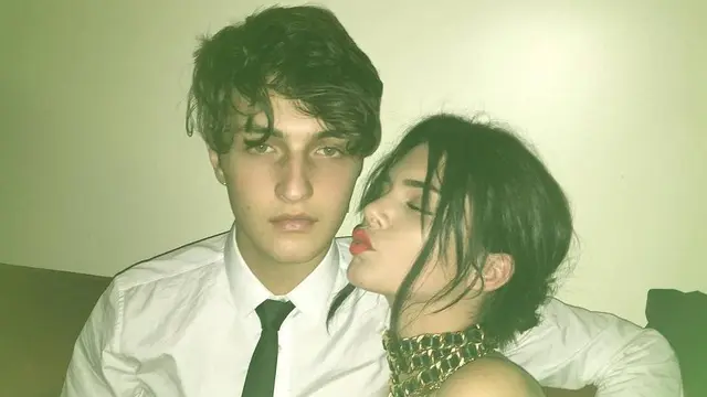 [Bintang] Anwar Hadid - Kendall Jenner