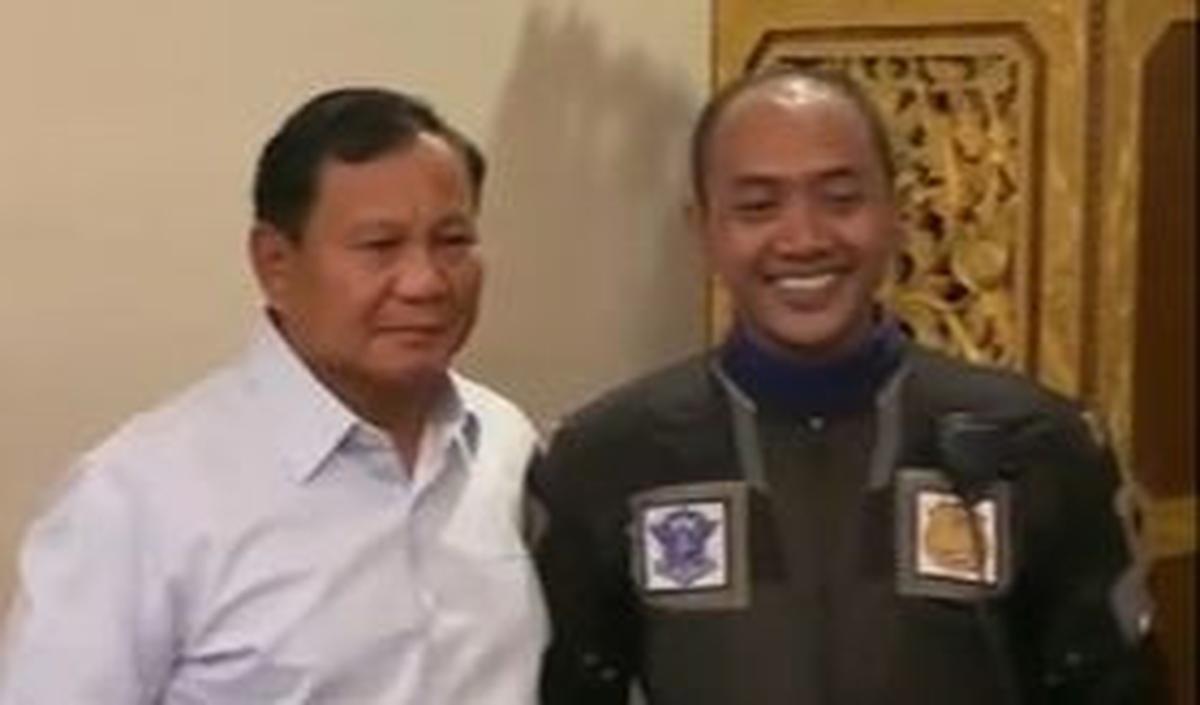 "Ucapan terima kasih Pak Prabowo kepada orang-orang yang setia menjaganya," tulis keterangan unggahan.