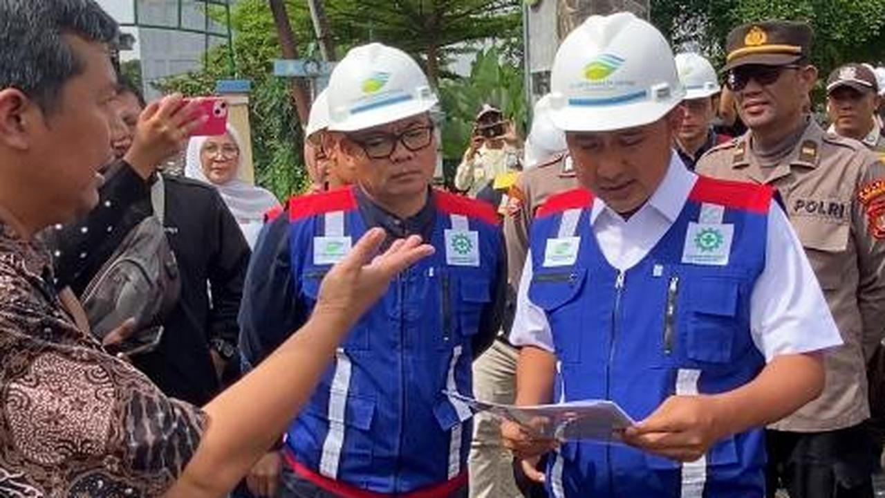 Warga Geruduk Kantor PDAM Depok