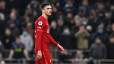 Drama Andrew Robertson di laga melawan Tottenham Hotspur seperti roller coaster. Ia berkontribusi atas dua gol Liverpool dengan mencetak satu gol dan satu assist, sekaligus membuat skuat The Reds menjadi pincang akbiat kartu merahnya. (AFP/Justin Tallis)