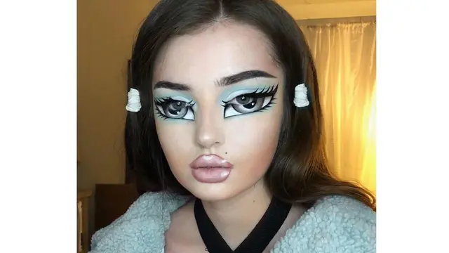 Beauty Influencer yang Terkenal Punya Skill Makeup Unik