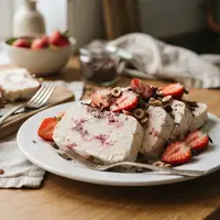 Resep Semifreddo, Dessert Beku Lembut Tanpa Mesin Es Krim yang Simpel. (AI Generated)
