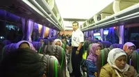 Ratusan penumpang KA di jalur selatan diangkut menggunakan bus akibat terhambatnya perjalanan kereta. (Foto: Liputan6.com/Muhamad Ridlo/Daop 5 PWT)