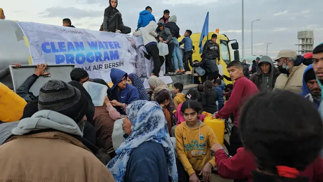 INH Distribusikan Bantuan Kemanusiaan Air Bersih di Kamp Pengungsi Gaza Palestina
