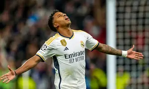 Pemain Real Madrid Rodrygo melakukan selebrasi usai mencetak gol ke gawang Braga pada pertandingan sepak bola Grup C Liga Champions di Stadion Santiago Bernabeu, Madrid, Spanyol, Rabu (8/11/2023). (AP Photo/Jose Breton)