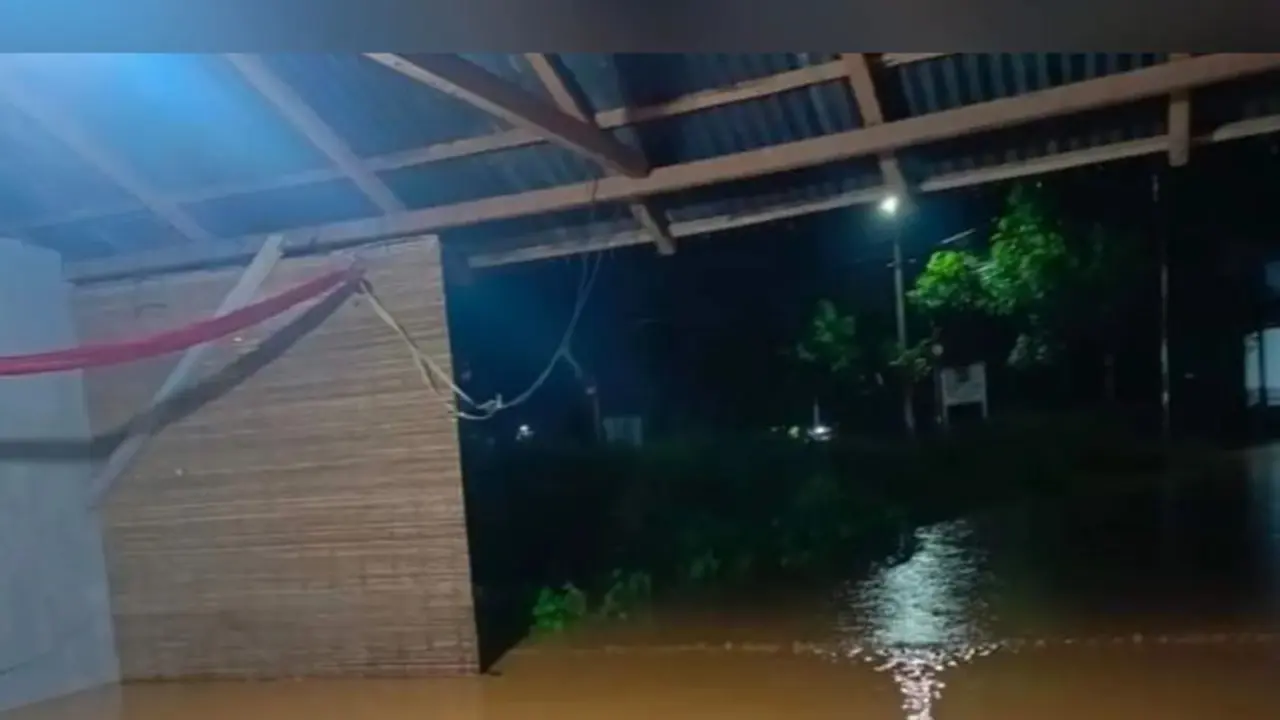 Banjir yang terjadi di Kabupaten Minahasa Tenggara, Sulut, akhir pekan lalu.