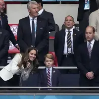 Pangeran George nonton Piala Euro 2020. (AP Photo/Frank Augstein, Pool)