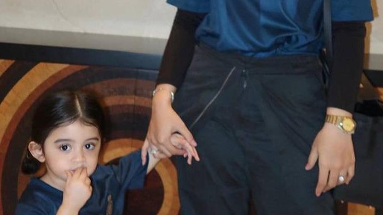 8 Foto Gaya Guzel Anak Margin dan Ali Syakieb Yang Makin Cantik & Fashionable