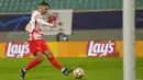 Pemain RB Leipzig Dominik Szoboszlai mencetak gol ke gawang Manchester City pada pertandingan sepak bola Grup A Liga Champions di Red Bull Arena, Leipzig, Jerman, 7 Desember 2021. RB Leipzig menang 2-1. (AP Photo/Michael Sohn)