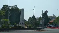 Tugu Kejaksan Cirebon menjadi saksi pembacaan teks proklamasi kemerdekaan RI 15 Agustus 1945. Foto (Liputan6.com / Panji Prayitno)