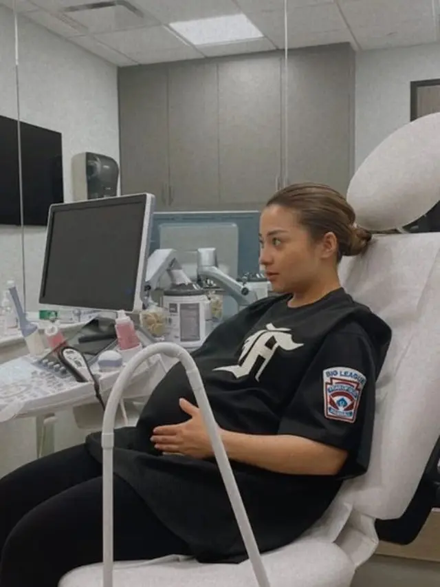 Resmi Jadi Ibu, Ini 5 Momen Detik-detik Nikita Willy Melahirkan di Amerika Serikat