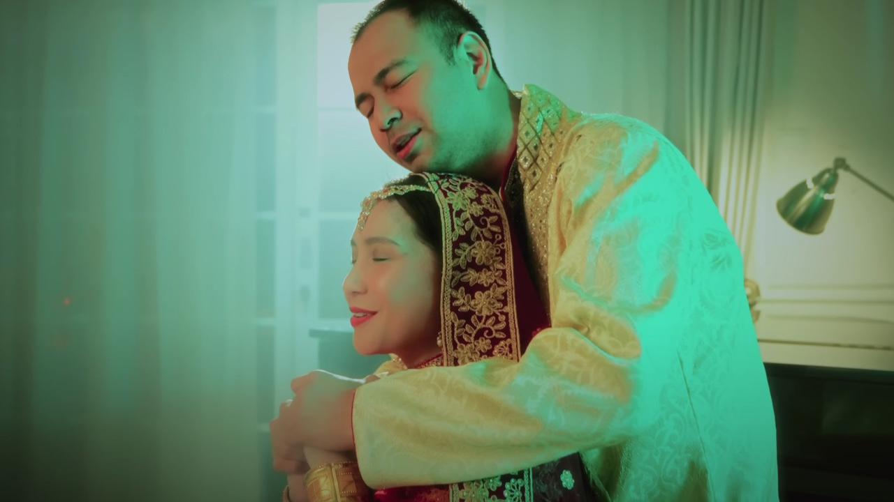Potret Romantis Raffi Ahmad dan Nagita Slavina Pakai Baju India di Video Klip Terbaru Dewa 19