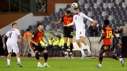 Penyerang AS Roma Lukaku menambahi koleksi gol internasionalnya bersama tim nasional Belgia menjadi 83 gol, di mana semua golnya itu terjadi pada babak pertama di Brussel. (AP Photo/Geert Vanden Wijngaert)
