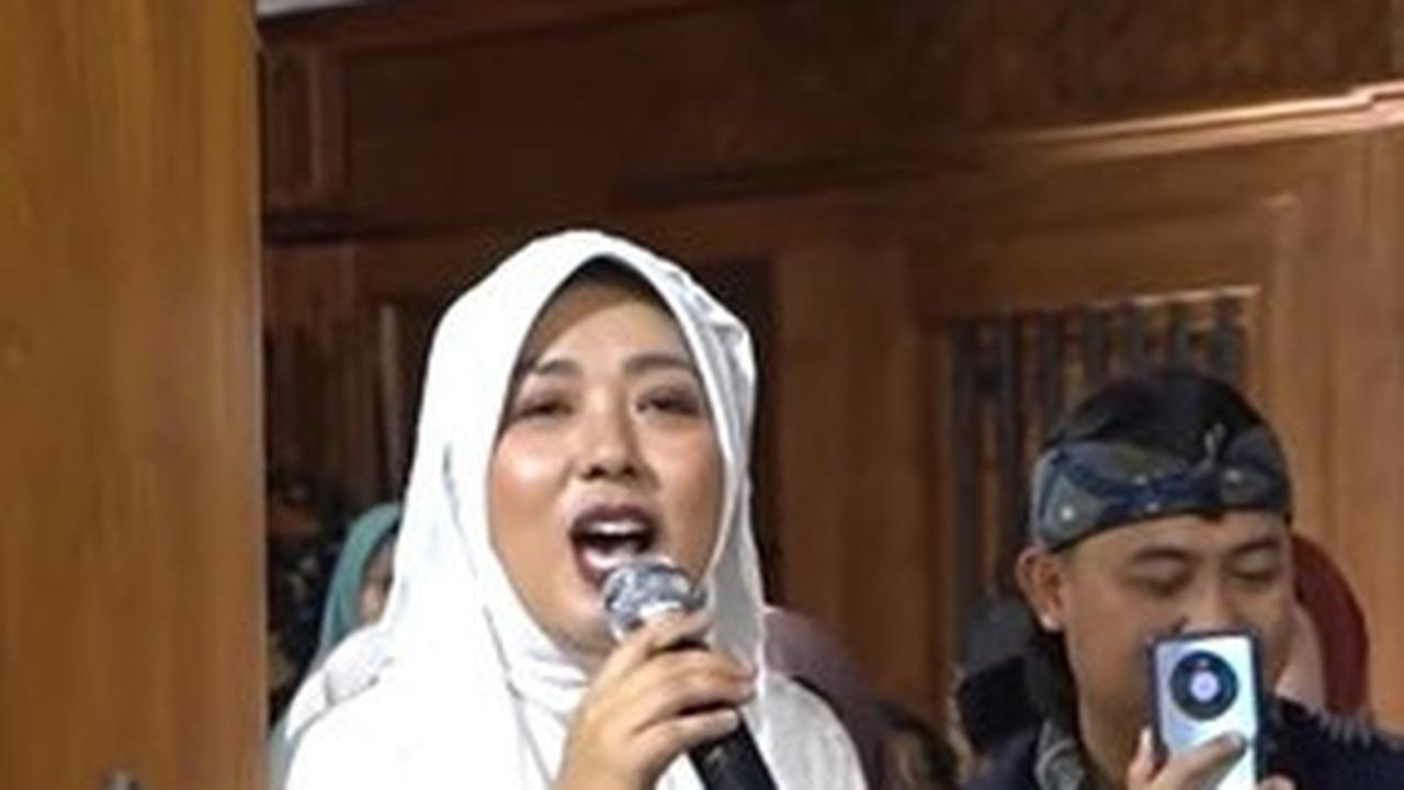 Pesona Soimah Berhijab di Acara Pengajian Gus Iqdam, Rahasia Kesuksesannya Dibongkar Habis
