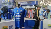 Jersey anyar Persib Bandung untuk musim 2026/2027. (Bola.com/M. Faqih)