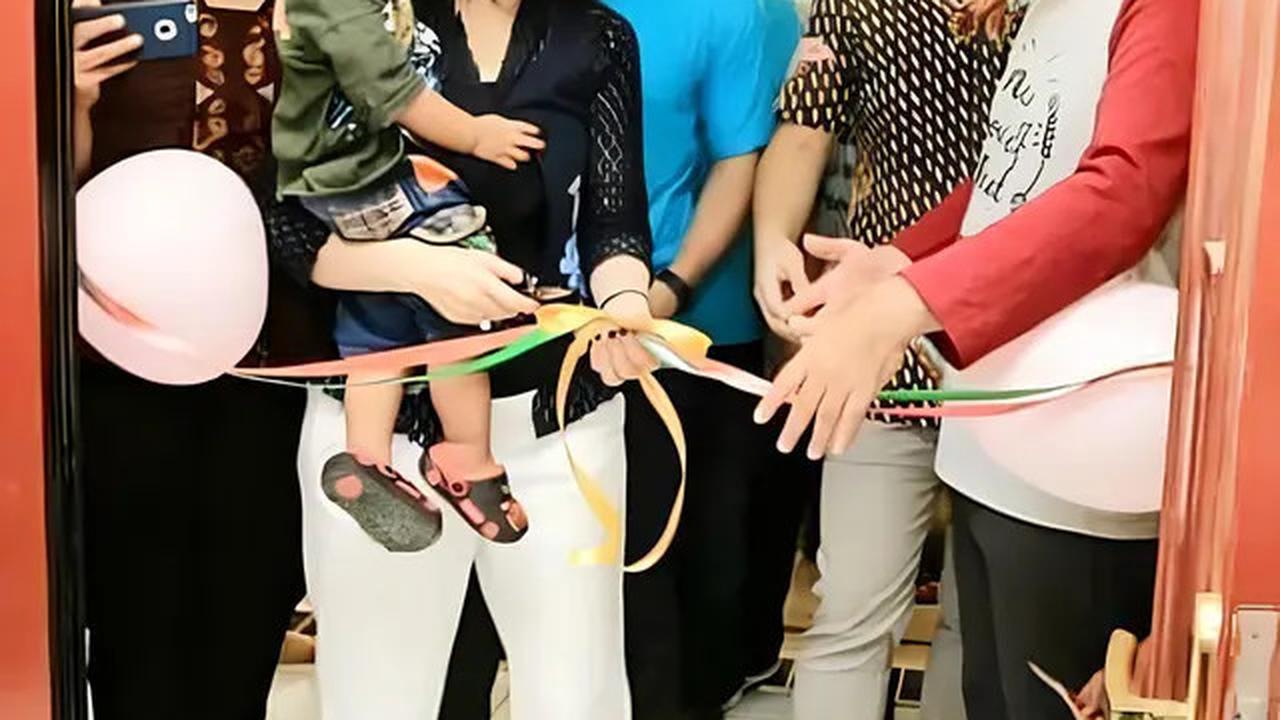 6 Potret Lawas Veronica Tan Akrab dengan Puput Nastiti, Dulu Kerja Bareng
