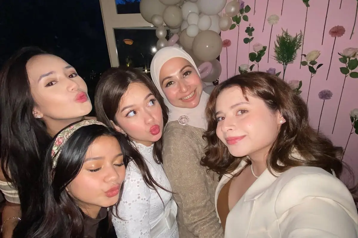 6 Potret Persahabatan Pemain Sinetron Mermaid In Love Rayakan Ultah Rebecca Klopper, dari Beby Tsabina hingga Deswita Maharani