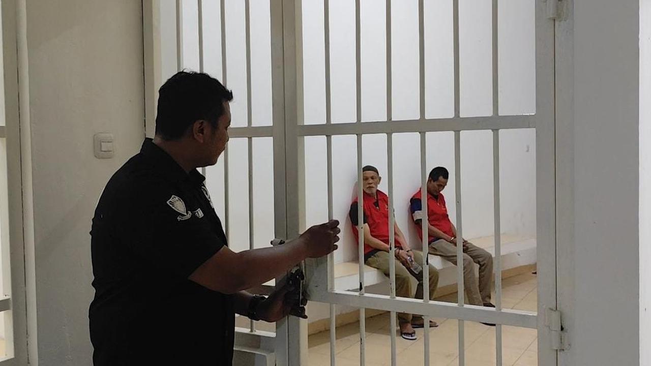 Berkas Dilimpahkan ke Kejari Gowa, Tiga Tersangka Kasus Uang Palsu di UIN Makassar Tertunduk Lesu