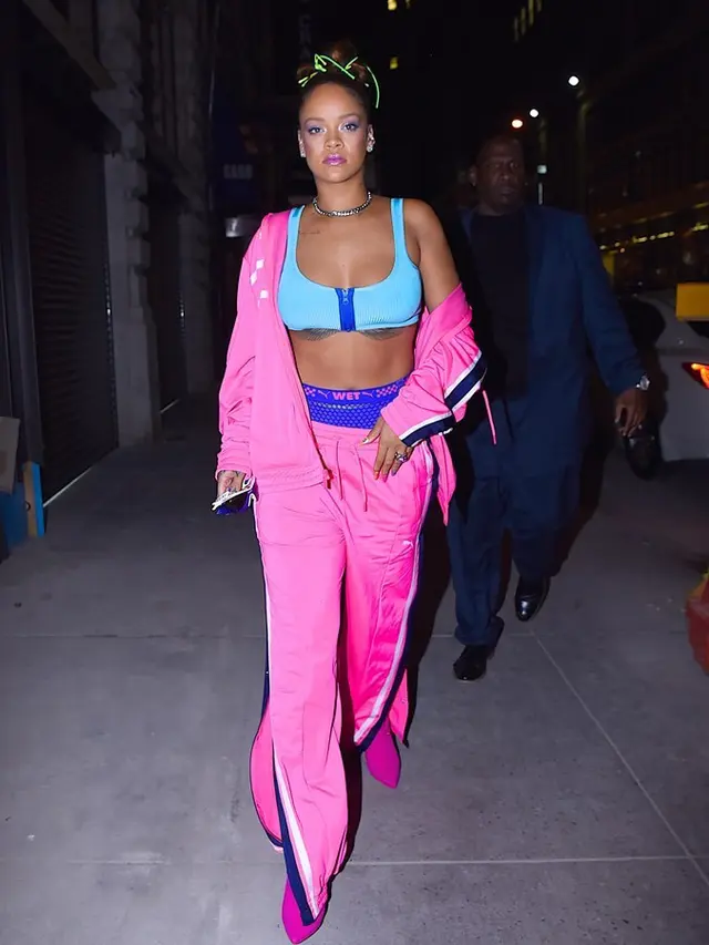 [Bintang] [Bintang] Lupakan Outfit Milennial Pink, Coba 3 Tren Warna yang Happening di Tahun 2018