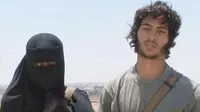 Anggota ISIS, Khadijah Dare dan suaminya, Abu Bakr (Al-Arabiya)