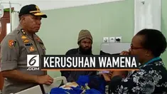 Sebelum dilantik menjadi Kapolda Papua Irjen Pol. Pauls Waterpaw mengunjungi korban kerusuhan Wamena di rumah sakit. Paulus mendengarkan dan mencatat apa saja yang dibutuhkan korban kerusuhan Wamena, Dirinya juga berjanji akan memulihkan kondisi Wame...