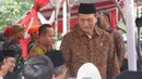 Menteri Koordinator Bidang Kemaritiman Luhut Binsar Pandjaitan menghadiri pemakaman almarhum Presiden ke-3 Republik Indonesia BJ Habibie di Taman Makam Pahlawan Nasional Utama (TMP) Kalibata, Jakarta, Kamis (12/9/2019). (Liputan6.com/Herman Zakharia)