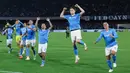 Kemenangan ini membawa Napoli memimpin puncak klasemen Serie A dengan 74 poin. Kini mereka unggul tiga poin atas Inter Milan yang sebelumnya kalah dari AS Roma. (Alessandro Garofalo/LaPresse via AP)