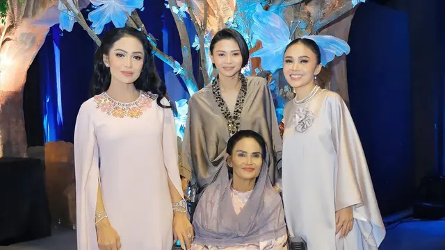 Parade Kaftan dari Kris Dayanti hingga Amora Lemos Saat Bukber Keluarga Besar