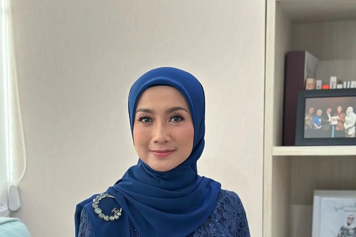 6 Gaya Anggun Artis Pakai Kebaya di Pelantikan DPR RI Periode 2024-2029, Mulan Jameela, Desy Ratnasari, hingga Melly Goeslaw