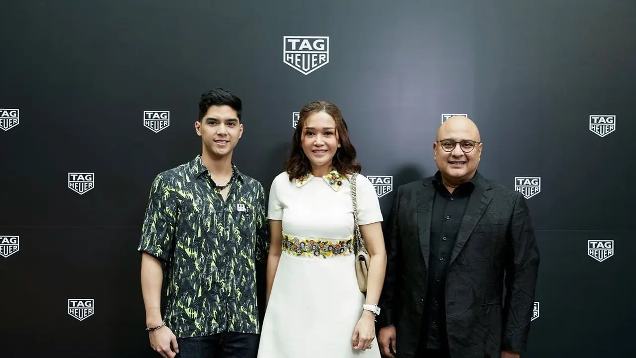 6 Potret Maia Estianty di Bangkok, Tampil dengan Mini Dress yang Menawan