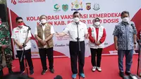 Menteri Koordinator Bidang Kemaritiman dan Investasi Luhut Binsar Pandjaitan bersama Menteri Kesehatan Budi Gunadi Sadikin dan Ketua Umum Kadin Arsjad Rasjid mengunjungi beberapa Sentra Vaksinasi dan Pusat Isolasi Terpadu di Kabupaten Bogor, Jawa Barat, Sabtu 14 Agustus 2021.