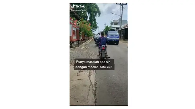 Tidak Pakai Helm saat Berkendara, Aksi Wanita Ini Bikin Geleng Kepala