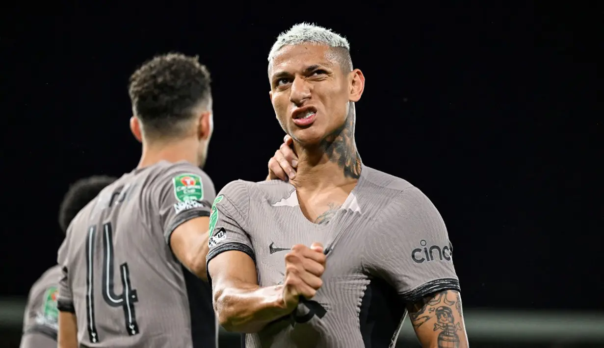 Tottenham Hotspur kemudian mencetak gol penyama kedudukan melalui Richarlison pada babak kedua, tepatnya menit ke-56. (Glyn KIRK/AFP)