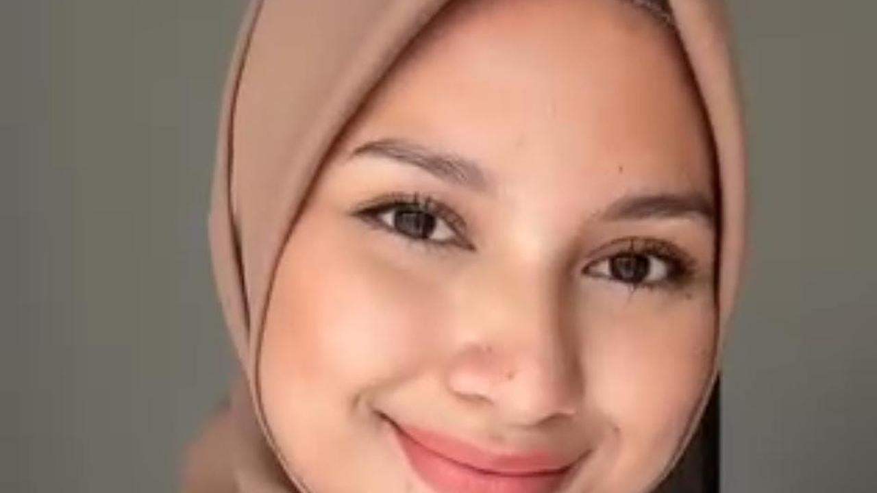 Potret Indah Permatasari Tampil Berhijab, Sederhana tapi Bikin Pangling dan Bisa Jadi Inspirasi